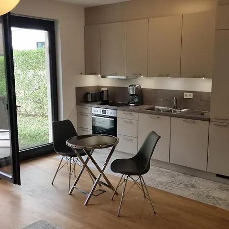 Luxi Luxurioeses Appartement Mit Terrasse Und Garten Mitten In Berlin Exterior foto