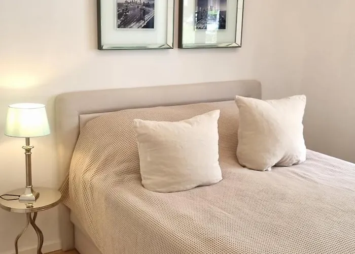 Luxi Luxurioeses Appartement Mit Terrasse Und Garten Mitten In Berlin